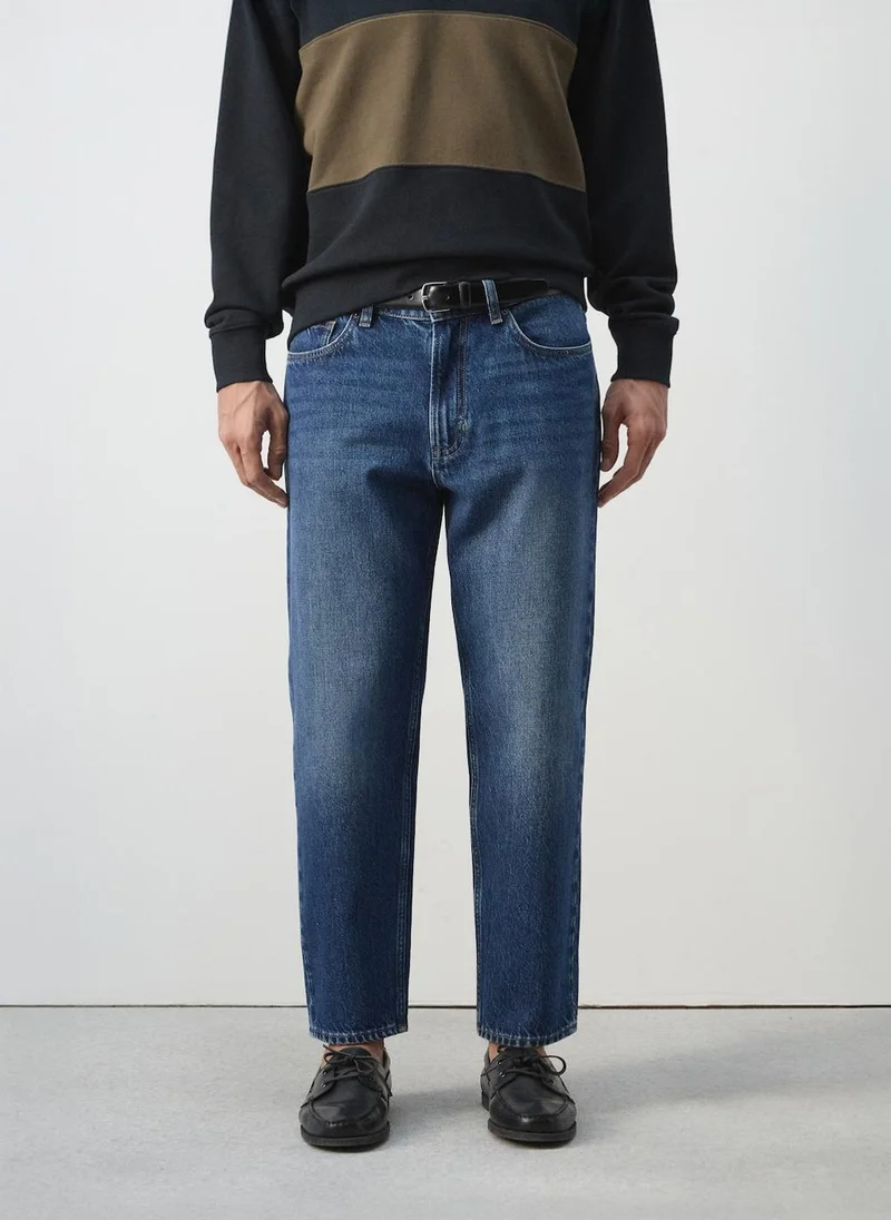 مانجو مان جينز سامي كاروت فيت قصير